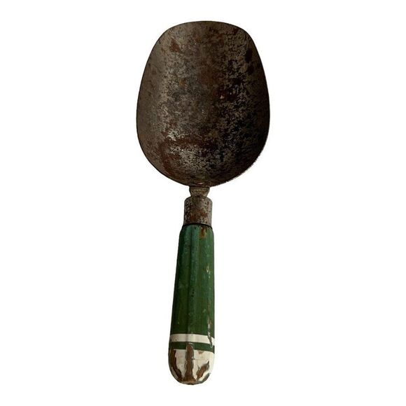 Vintage Kitchen Scoop Green & White Painted Handle Flour Retro Decor Distressed - Picture 1 of 4